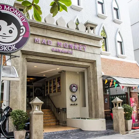 Mad Monkey Hostel Bangkok-3
